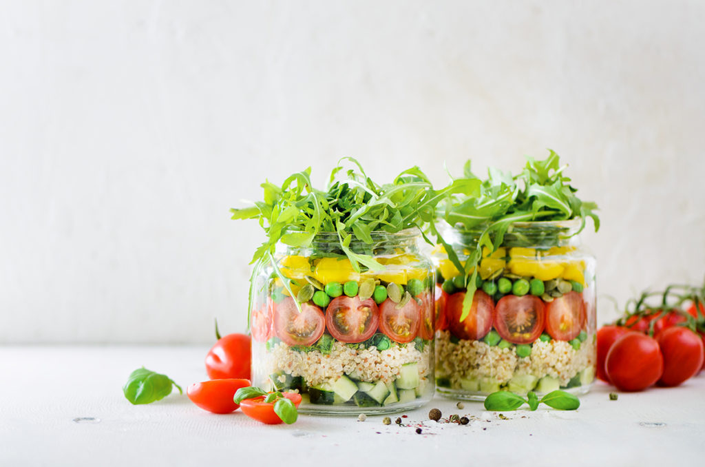 salata-od-povrća-iz-balkonskog-vrta-domnakvadrat