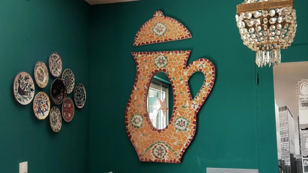 ogledalo-čajnik-mozaik-domnakvadrat
