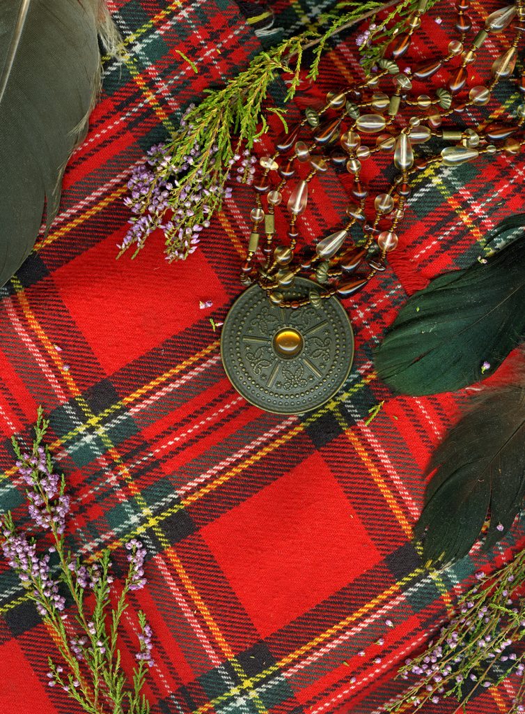 trendovi-na-tapecirungu-i-zidovima-tartan-domnakvadrat