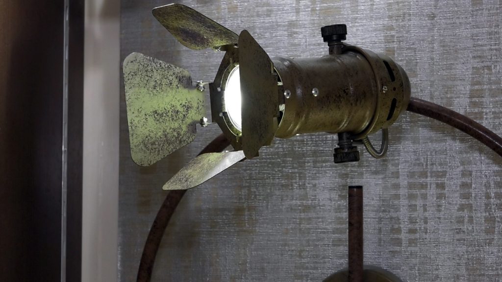 industrijska-lampa-retro-mobel-land-domnakvadrat