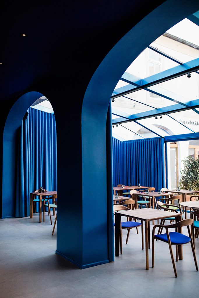 plavi-dio-theatrium-restoran-artisan-domnakvadrat
