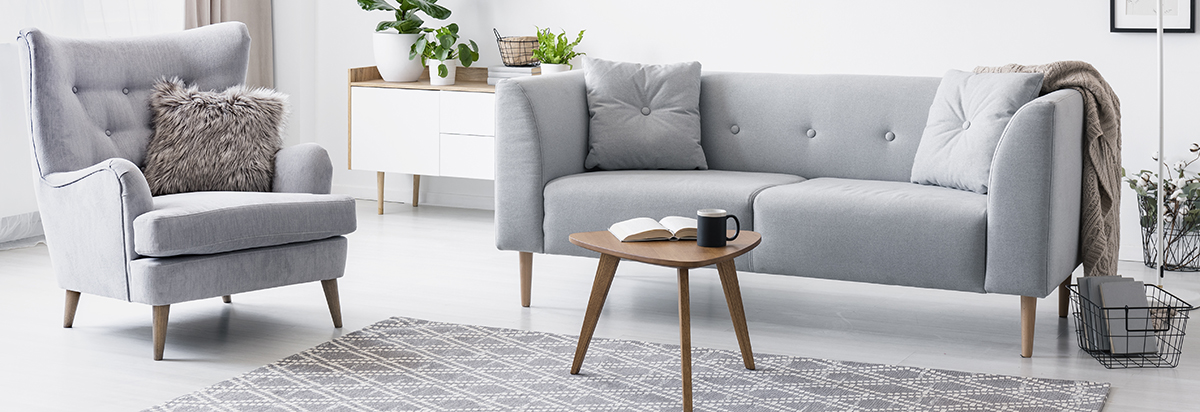 siva-sofa-krzneni-jastuk-deke-domnakvadrat