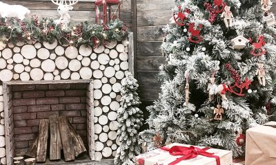 božićno-drvce-okićeno-pokloni-domnakvadrat