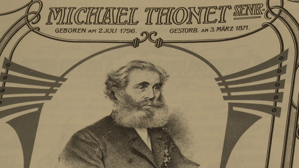 michael-thonetl-som-na-kvadrat