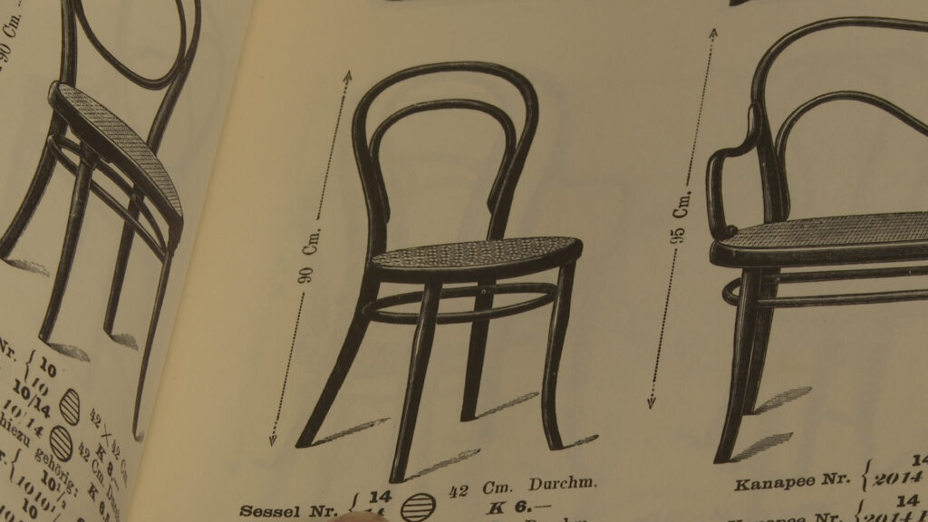 thonet-stolci-skica-dom-na-kvadrat