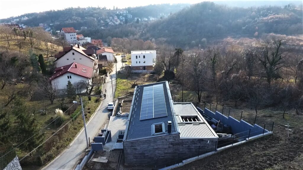 solarni-paneli-na-krovu