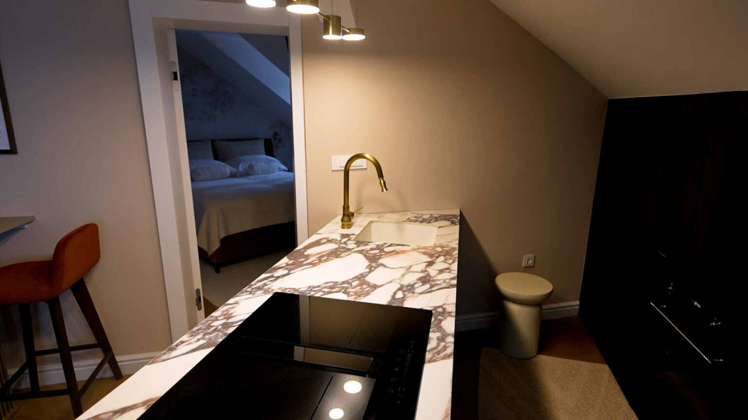 kuhinja gradski stan s dušom