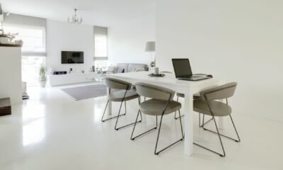 bijeli pod u vijelom interijeru blagovaona kuhinja dnevni boravak baumit vodič za niveliranje