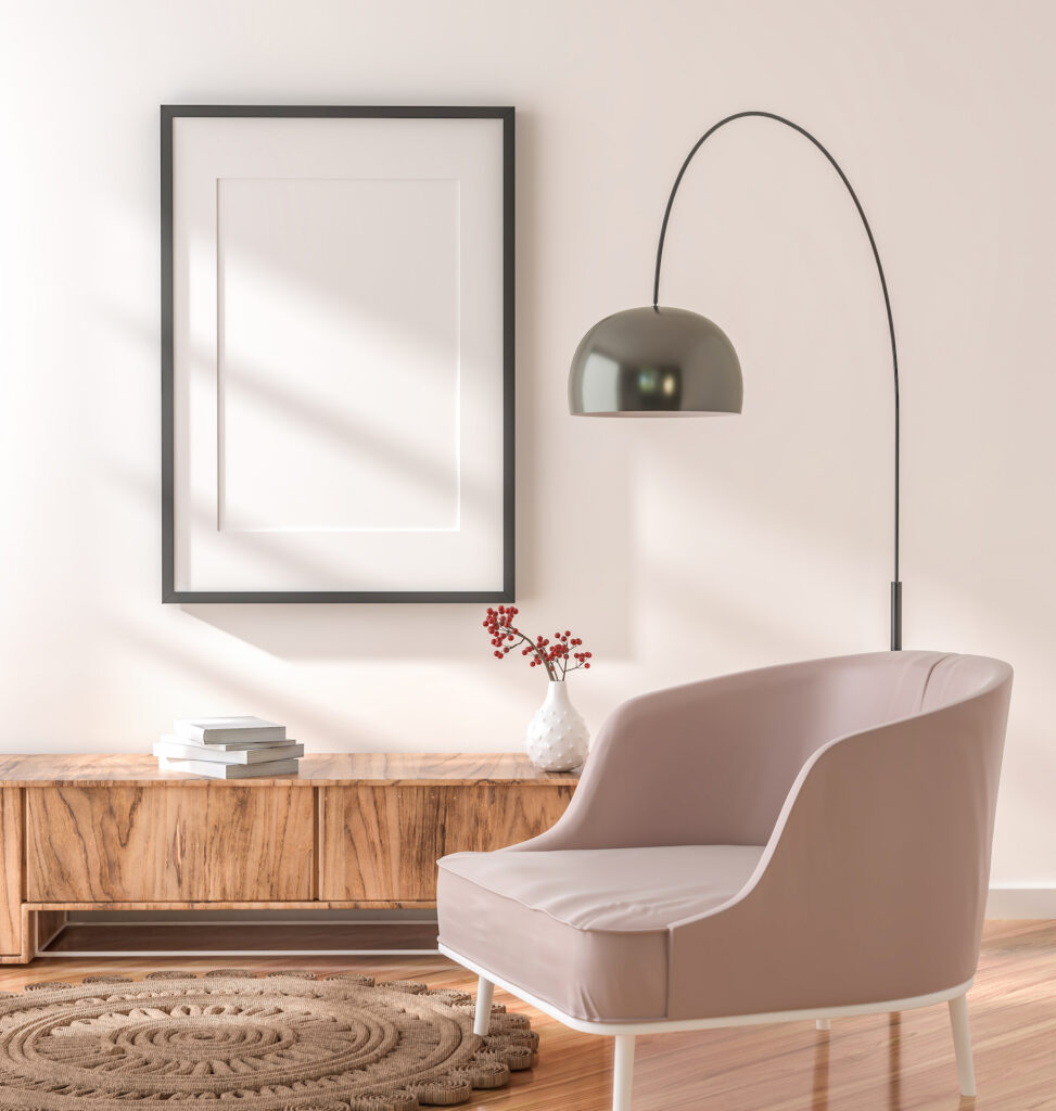 minimalistički svijetli interijer i crna lampa