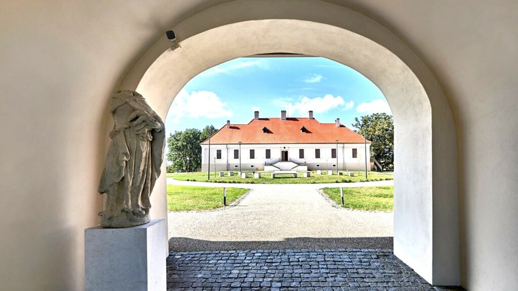 baumit klima, bijela fasada, dvorac