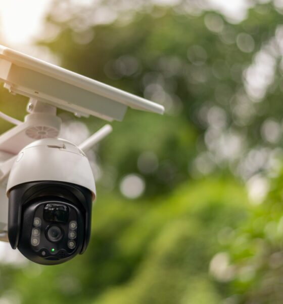 bijela solarna kamera