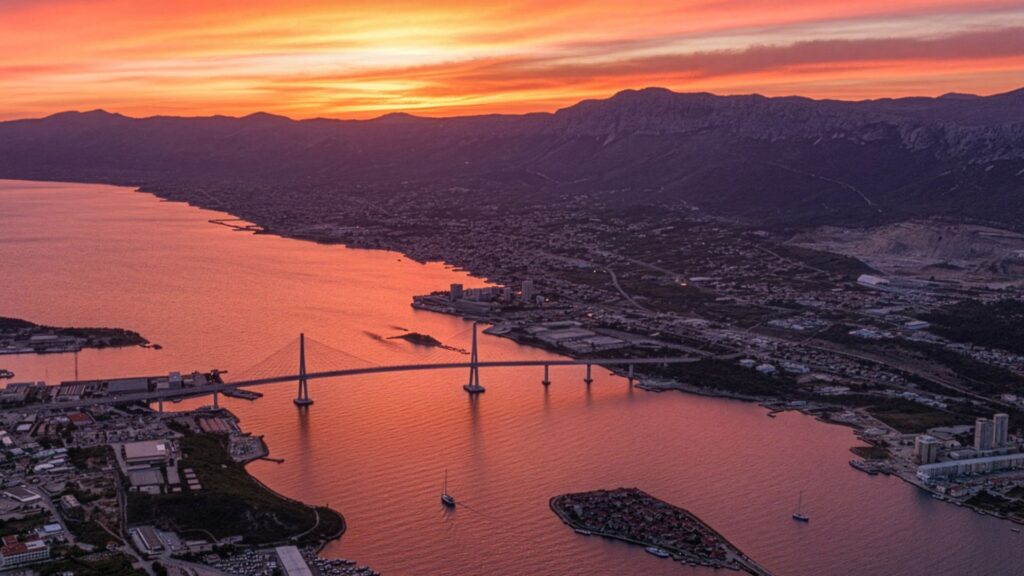 3LHD_348_Most_preko_Kastelanskog_zaljeva