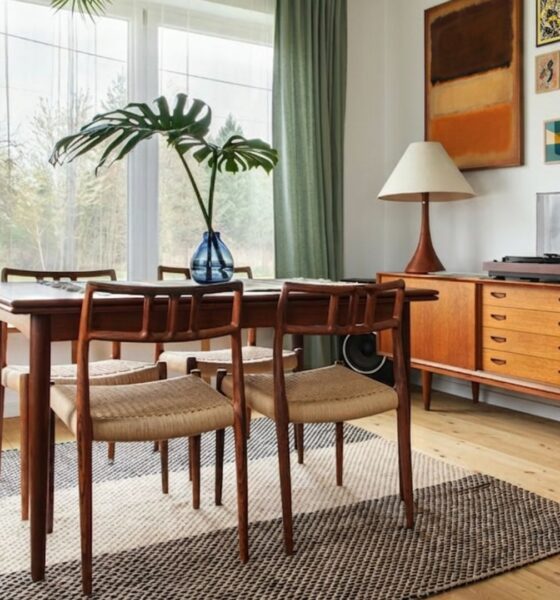 blagovaonica uređena u mid century modern stilu uređenja