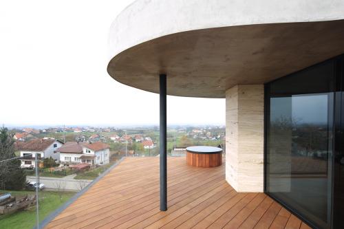 balkon-pogled-kuća-ivanić-kloštar-domnakvadrat